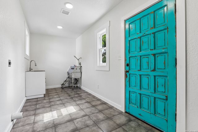 311 FURR DR, San Antonio, TX 78201