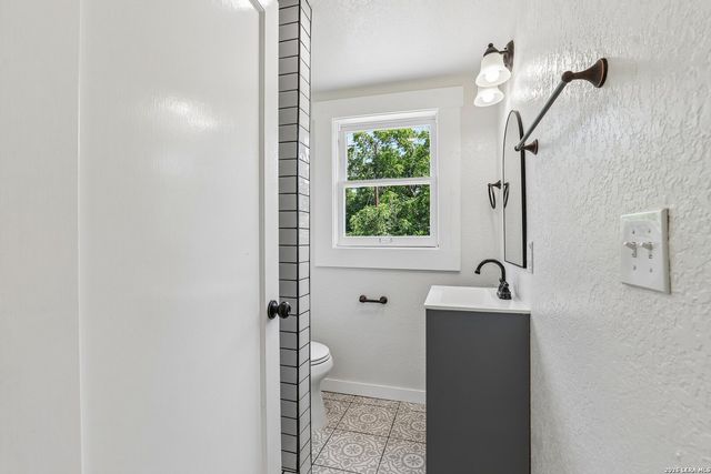 311 FURR DR, San Antonio, TX 78201