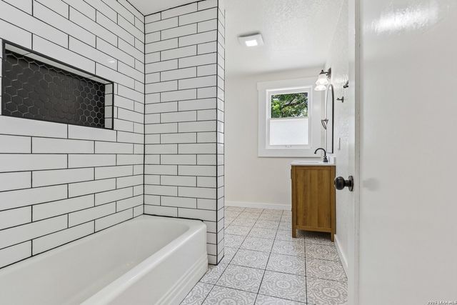 311 FURR DR, San Antonio, TX 78201