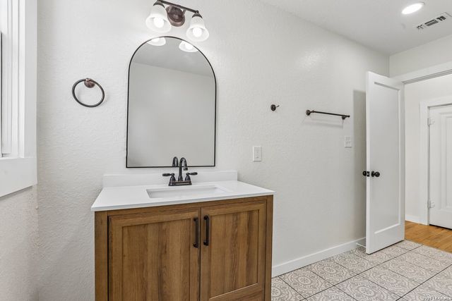 311 FURR DR, San Antonio, TX 78201