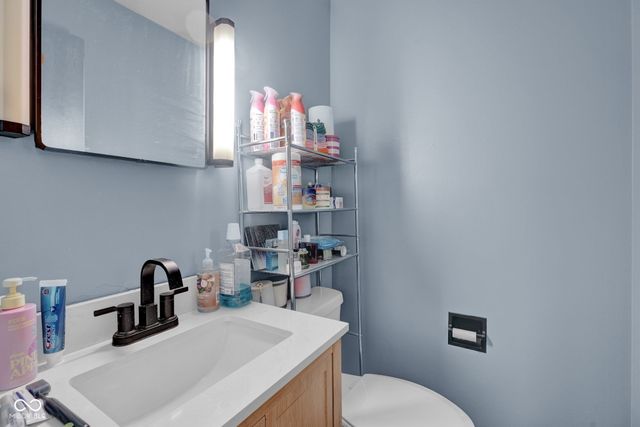 3042 Fairlawn Drive, Columbus, IN 47203