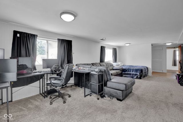 3042 Fairlawn Drive, Columbus, IN 47203