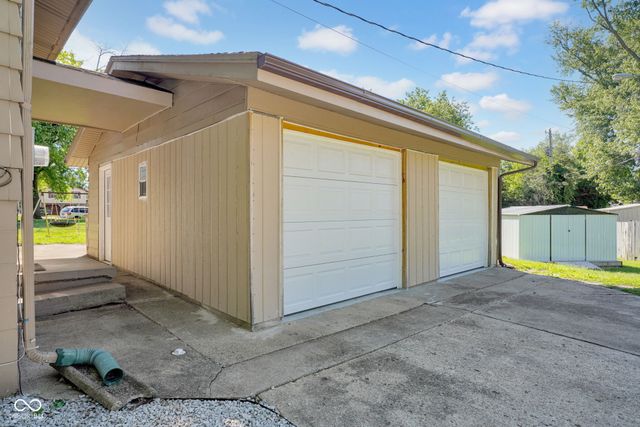 3042 Fairlawn Drive, Columbus, IN 47203
