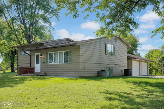 3042 Fairlawn Drive, Columbus, IN 47203