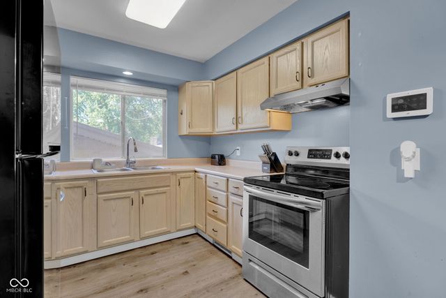 3042 Fairlawn Drive, Columbus, IN 47203