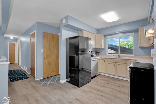 3042 Fairlawn Drive, Columbus, IN 47203