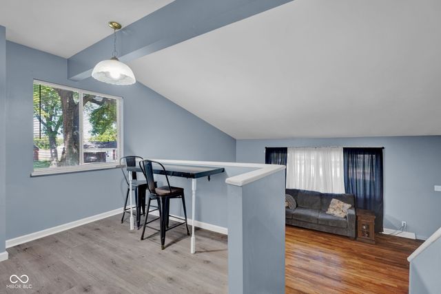 3042 Fairlawn Drive, Columbus, IN 47203