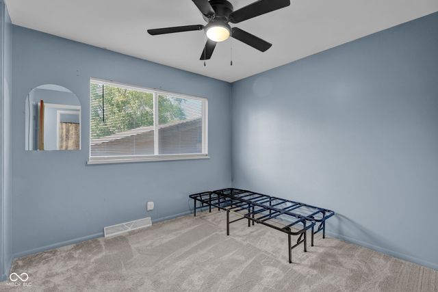 3042 Fairlawn Drive, Columbus, IN 47203