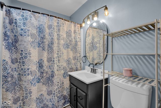 3042 Fairlawn Drive, Columbus, IN 47203