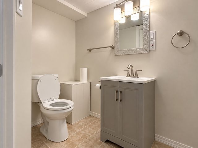 347 Lexington St, Woburn, MA 01801