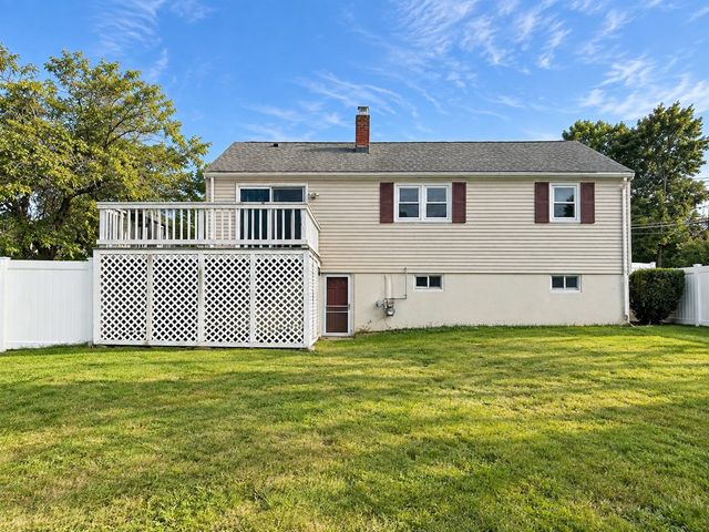 347 Lexington St, Woburn, MA 01801