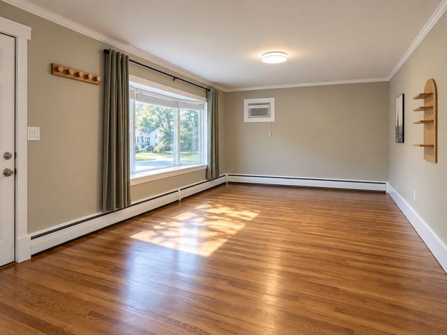 347 Lexington St, Woburn, MA 01801