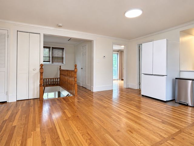 347 Lexington St, Woburn, MA 01801
