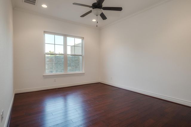 101 Rivalto CIR 2, Lakeway, TX 78734