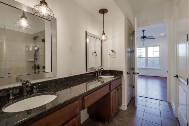 101 Rivalto CIR 2, Lakeway, TX 78734