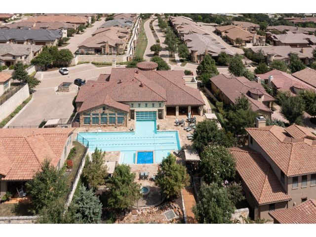 101 Rivalto CIR 2, Lakeway, TX 78734