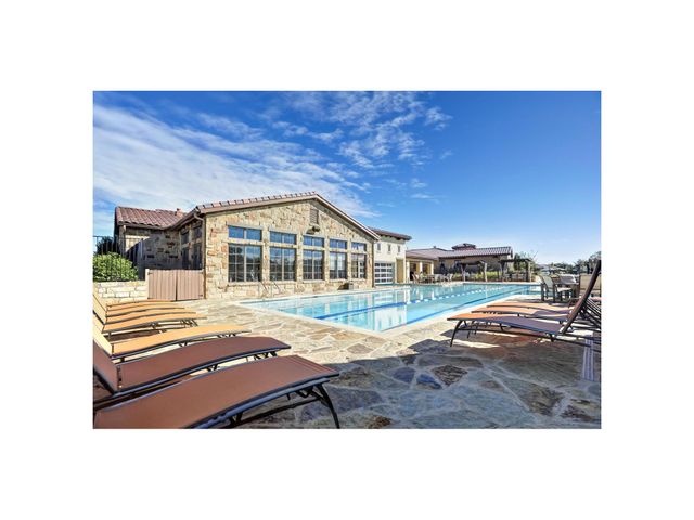 101 Rivalto CIR 2, Lakeway, TX 78734