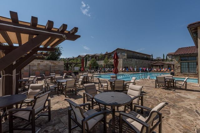 101 Rivalto CIR 2, Lakeway, TX 78734