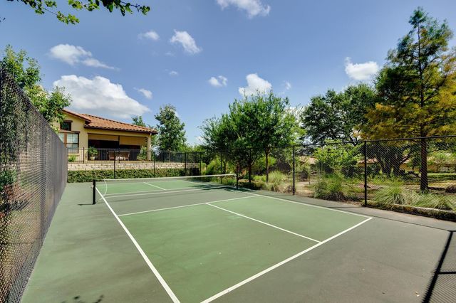 101 Rivalto CIR 2, Lakeway, TX 78734