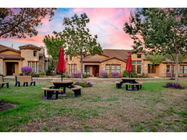 101 Rivalto CIR 2, Lakeway, TX 78734