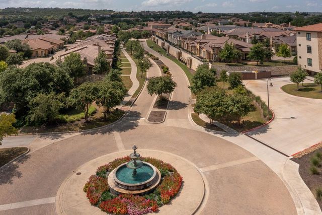 101 Rivalto CIR 2, Lakeway, TX 78734