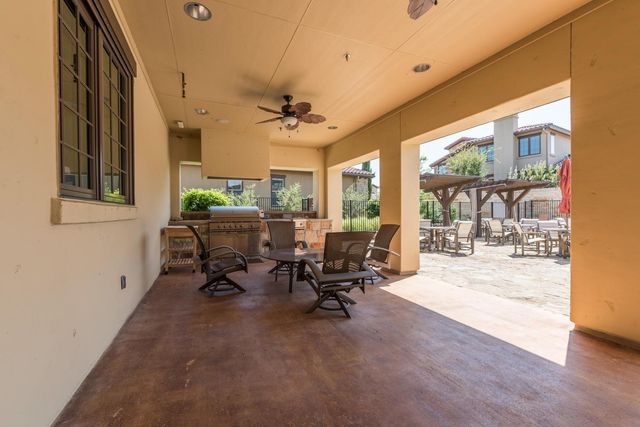 101 Rivalto CIR 2, Lakeway, TX 78734
