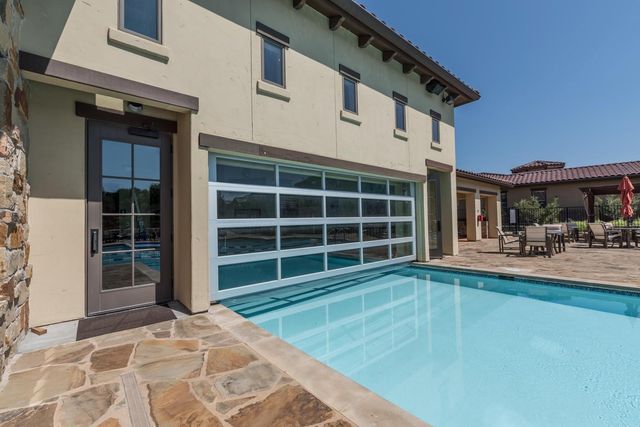 101 Rivalto CIR 2, Lakeway, TX 78734