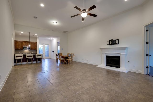 101 Rivalto CIR 2, Lakeway, TX 78734