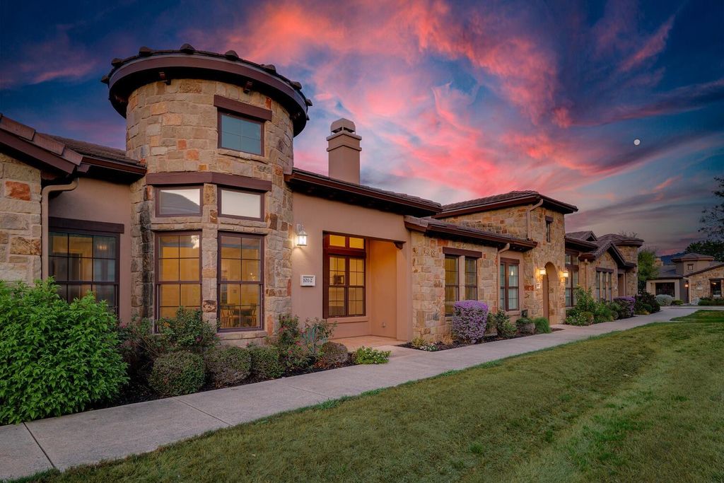 101 Rivalto CIR 2, Lakeway, TX 78734
