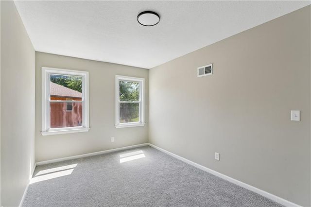 413 S Brittany Drive, Olathe, KS 66061