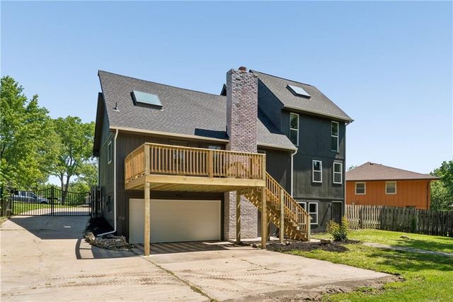 413 S Brittany Drive, Olathe, KS 66061