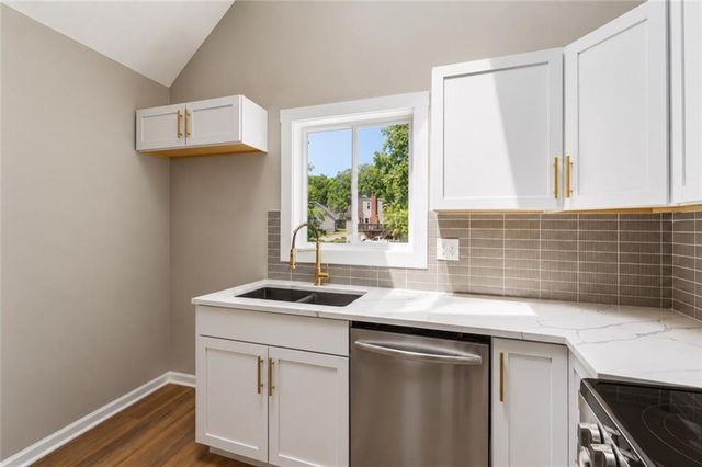 413 S Brittany Drive, Olathe, KS 66061
