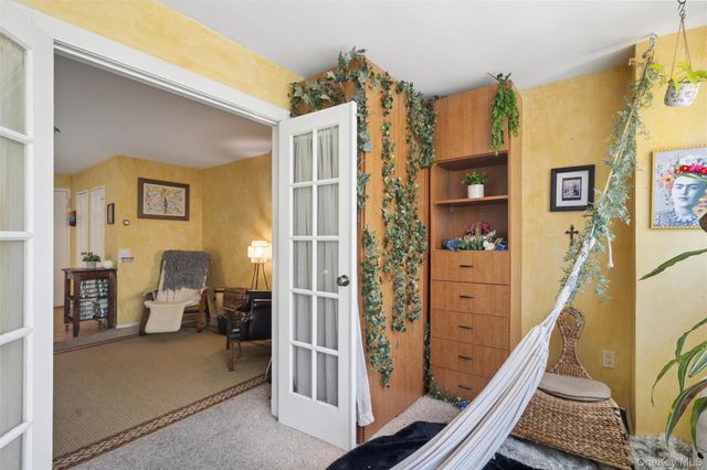 101 Clinton Avenue 3H, Mineola, NY 11501