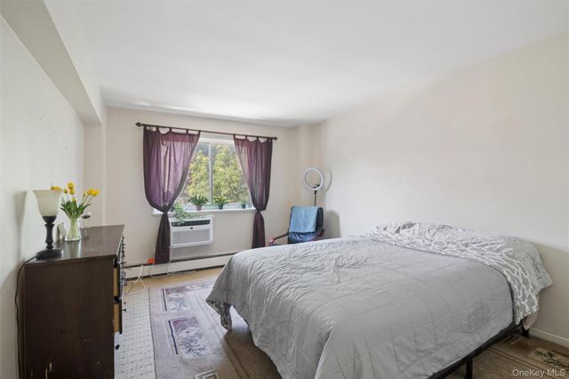 101 Clinton Avenue 3H, Mineola, NY 11501