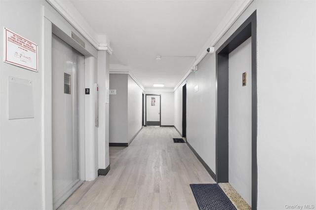 101 Clinton Avenue 3H, Mineola, NY 11501