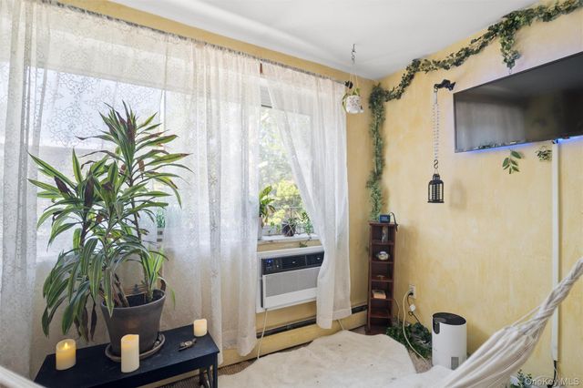 101 Clinton Avenue 3H, Mineola, NY 11501