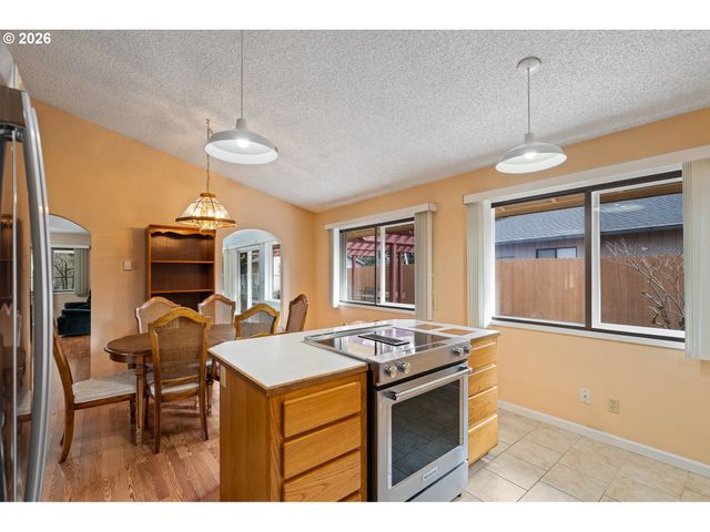 5907 Nw FRANKLIN St, Vancouver, WA 98663