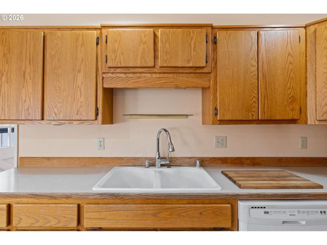 5907 Nw FRANKLIN St, Vancouver, WA 98663