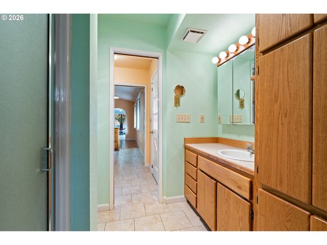 5907 Nw FRANKLIN St, Vancouver, WA 98663