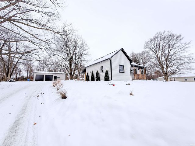 286 E Whitley Street, Churubusco, IN 46723