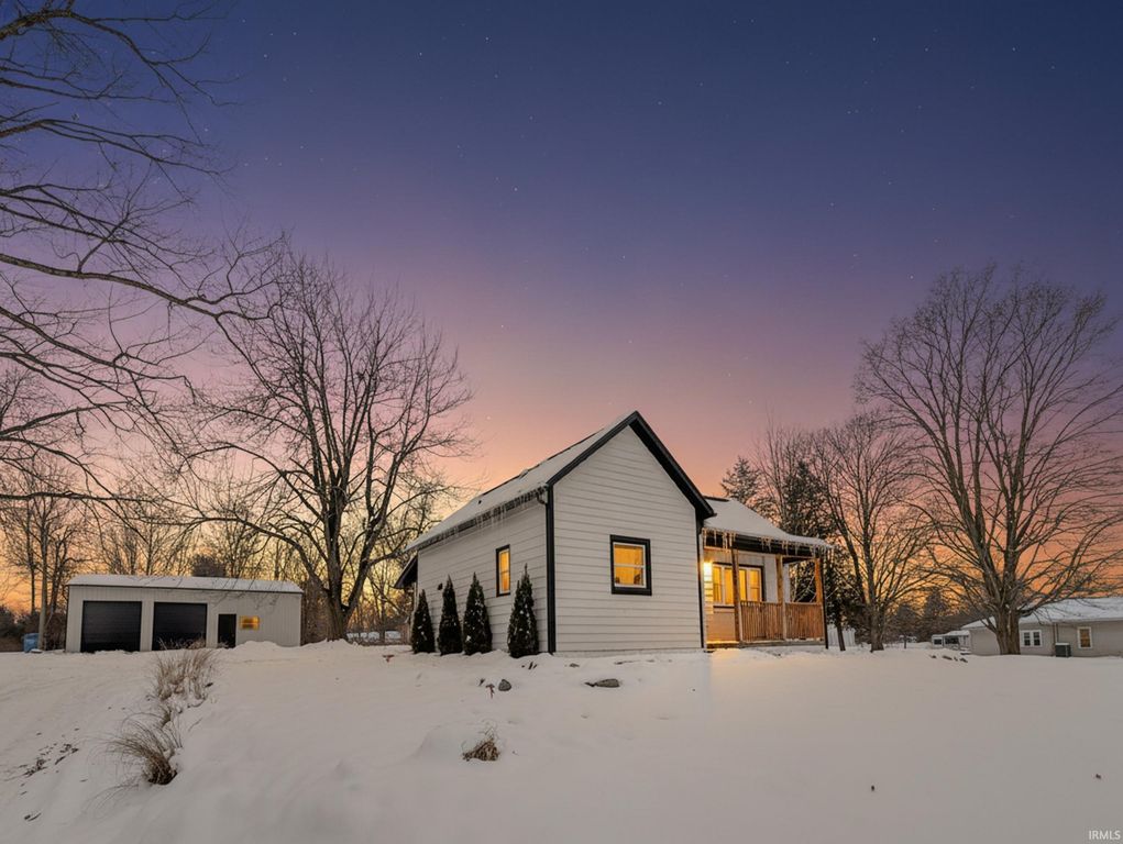 286 E Whitley Street, Churubusco, IN 46723