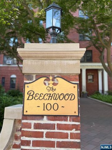 100 Prospect Avenue 2E, Hackensack, NJ 07601