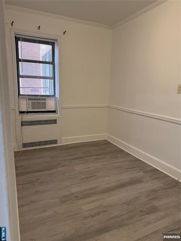 100 Prospect Avenue 2E, Hackensack, NJ 07601