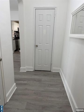 100 Prospect Avenue 2E, Hackensack, NJ 07601
