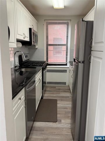 100 Prospect Avenue 2E, Hackensack, NJ 07601
