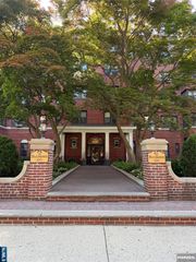 100 Prospect Avenue 2E, Hackensack, NJ 07601