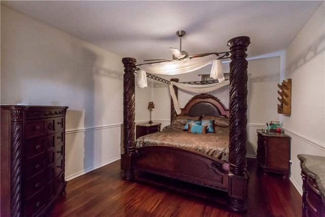 6103 Crystalwood Court, Dallas, TX 75249