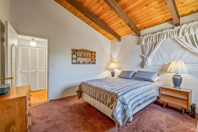 215 S Sanderson Way, Fort Bragg, CA 95437