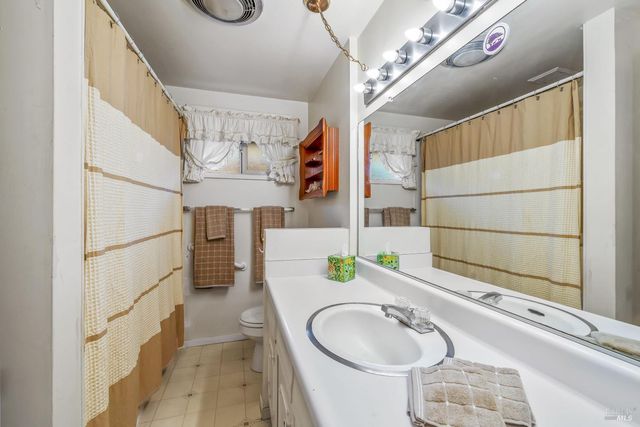 215 S Sanderson Way, Fort Bragg, CA 95437