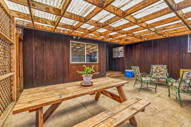 215 S Sanderson Way, Fort Bragg, CA 95437